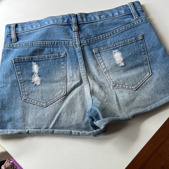 Forever 21 Jean shorts - Picture 2 of 3